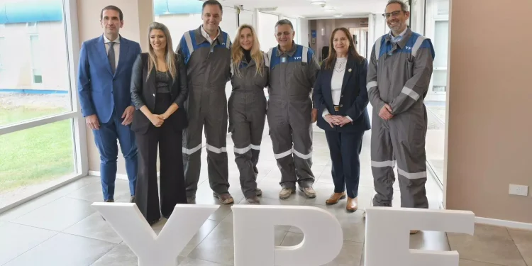 Los directores políticos de YPF se asignaron un sueldo anual de casi US$1 millón en 2026