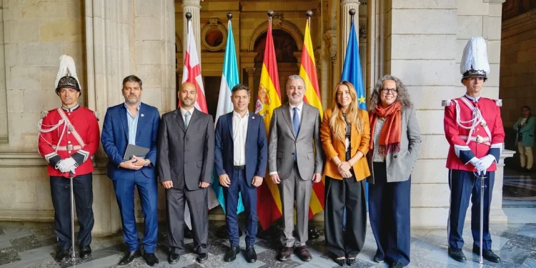 Kicillof, desde España: “Se ve un desplome de la economía argentina»