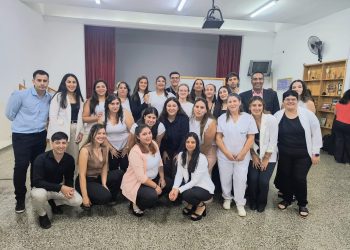 Nuevos profesionales de la salud y de la educación Egresados del  ISFDyT 162