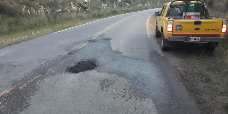 La naturaleza desafía al asfalto: nueva intervención en la Ruta 76 por la vertiente del Abra de la Ventana