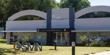 Paro en el Servicio Meteorológico Nacional por despidos: advierten impacto en vuelos, alertas y producción