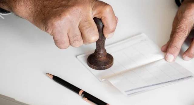 Las tasas de interés de los créditos son como las naftas: más impuestos que producto