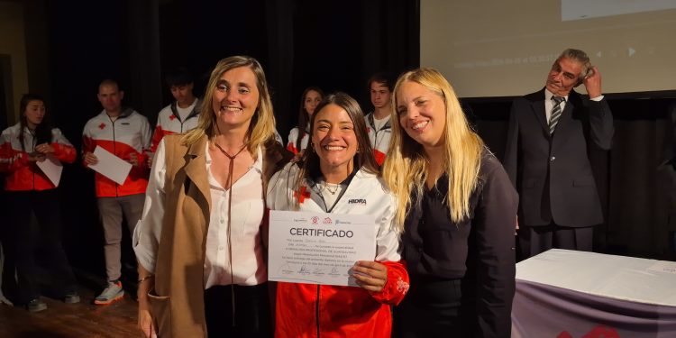 Virginia Rojas destacó el esfuerzo y la vocación por haber alcanzado el logro como guardavida