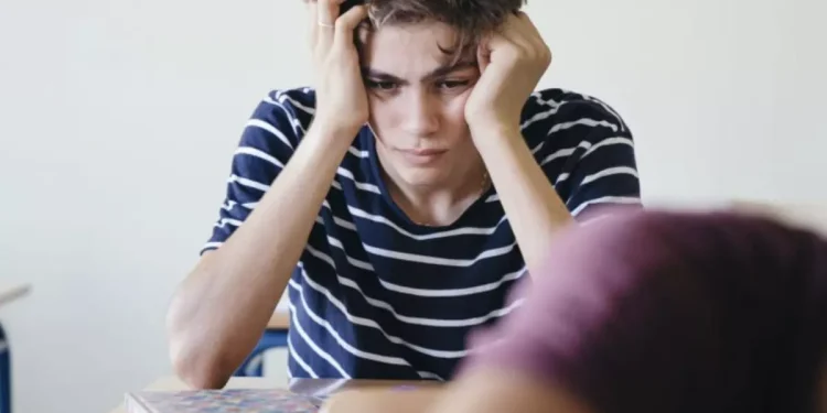 Aumentos de suicidios, violencia escolar y retroceso de políticas públicas: la salud mental de los adolescentes en peligro