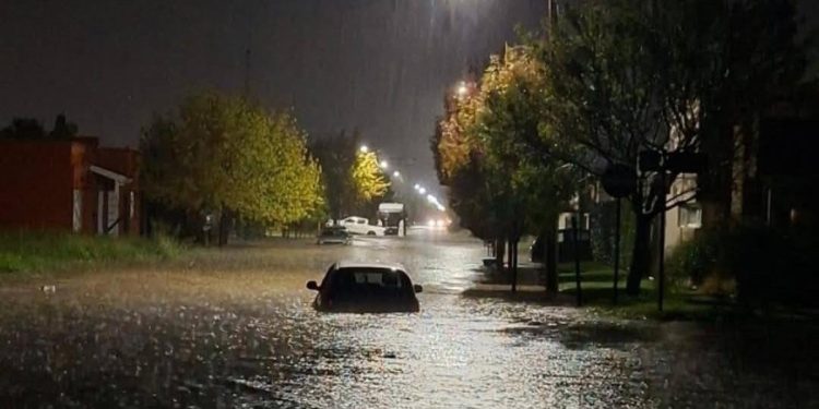 Intensas lluvias provocaron anoche en una hora anegamientos en Coronel Suárez, en algunos lugares de la ciudad cayeron más de 90 mm
