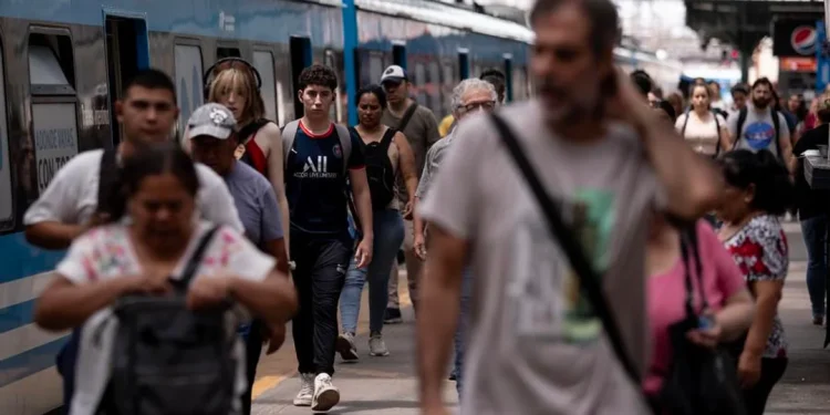 El humor social en caída libre mientras se desploman las expectativas económicas