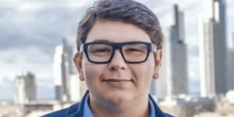 Polémica en el Sector Nuclear: Nombran a tuitero de 23 años con sueldo millonario en Nucleoeléctrica Argentina