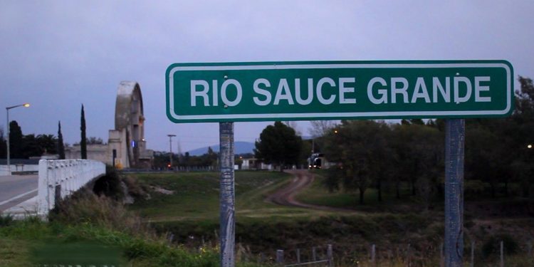 Urgente: Intensa búsqueda de tres personas que desaparecieron en el río Sauce Grande