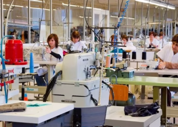 Alertan que la industria pierde nueve empleos por hora y agrava la informalidad