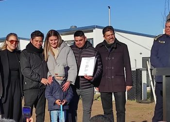 Kicillof en Tornquist: «Frente a un gobierno nacional que intenta achicar y privatizar, nosotros seguimos ampliando derechos»