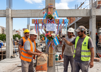 3 de mayo: ¿Por qué se celebra hoy el Día del Albañil y la Fiesta de la Santa Cruz?