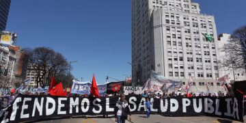 El gobierno recortó fondos clave para el cáncer, el VIH y el Incucai: se viene una marcha federal en defensa de la salud pública