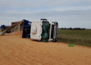 Trágico accidente en Suarez: Un camionero murió al volcar  en el puente Crocci.