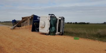 Trágico accidente en Suarez: Un camionero murió al volcar con su camión.