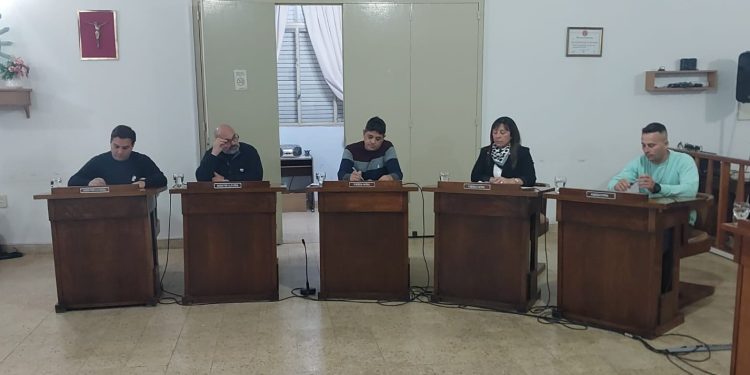 El Concejo Deliberante de Tornquist reguló por ordenanza la circulación de motos y aprobó el balance fiscal 2025
