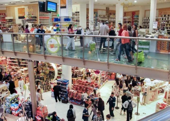 “Estabilidad mediocre”: la fuerte caída del consumo masivo acentúa la brecha sectorial y geográfica en el país