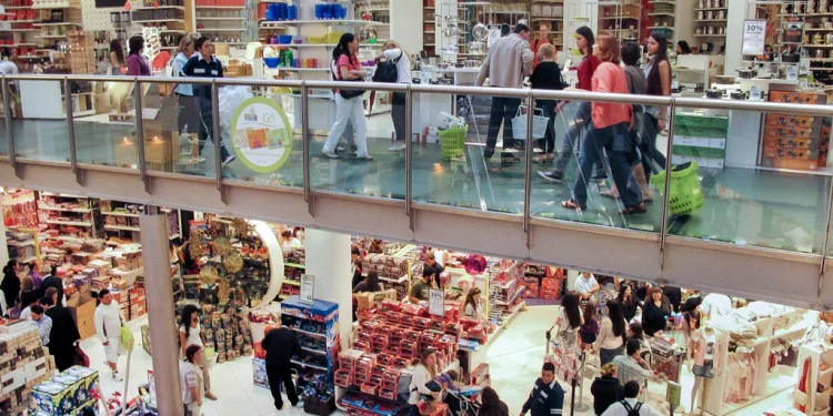 “Estabilidad mediocre”: la fuerte caída del consumo masivo acentúa la brecha sectorial y geográfica en el país