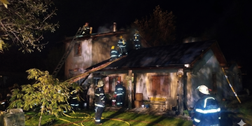 Bomberos sofocaron un incendio en una vivienda de Barrio San Bernardo