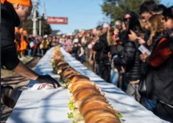 Sierra de la Ventana coronó un fin de semana récord con un sándwich de milanesa de 30 metros