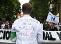 Trabajadores de la salud, organizaciones y sindicatos marchan a Plaza de Mayo contra el ajuste de Milei