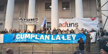 Fuerte reclamo universitario contra el Gobierno: “Cumplan con la ley, no hipotequen el futuro”