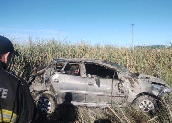 Robó un auto, volcó y fue detenido tras intentar llevarse otro vehículo