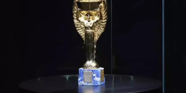 El robo del trofeo que puso en jaque un Mundial, el perro que lo encontró y el argentino que lo fundió