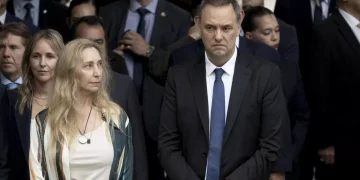 El PRO le suelta la mano a Adorni y el peronismo junta los votos para echarlo en el Senado