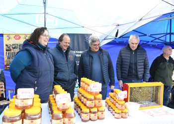 Javier Rodríguez encabezó la apertura del 6° Congreso Apícola del Periurbano: «La cantidad de productores creció más de un 60% en los últimos seis años