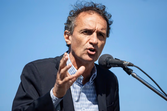 Quirno cruzó a Katopodis tras la crítica por «dibujar el superávit»: «Habla el que dejó las rutas en estado deplorable»