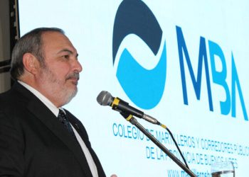 Luis Colao: «si es por la concepción de Sturzenegger, mañana ponemos a mi tía juanita a hacer trasplantes de corazón»