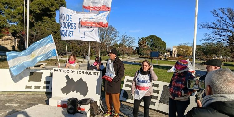 «Cuando nos encontramos la escuela también se defiende»: Manuel García y un contundente reclamo en el paro docente provincial
