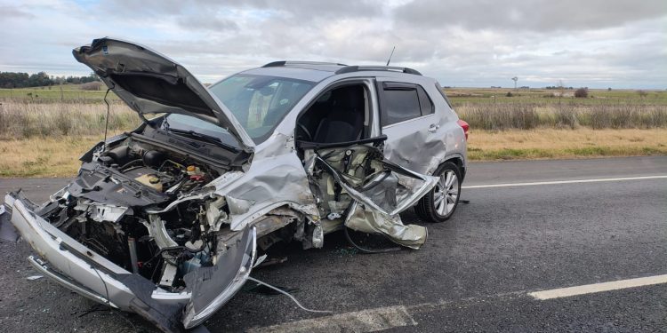 Bomberos Voluntarios de Saldungaray intervinieron en un violento accidente vial en la Ruta 51