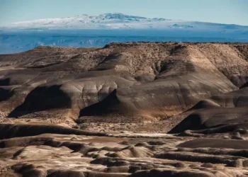 El Gobierno de Neuquén desplegó un operativo preventivo en el volcán Auca Mahuida tras detectar una anomalía térmica