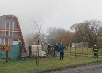 Principio de incendio en un complejo de cabañas de Villa La Arcadia: no se registraron heridos