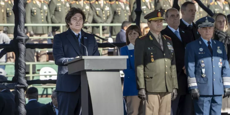 Milei celebra el Día de la Bandera en medio de la crisis por Adorni y con Villarruel decidida a aparecer sin invitación