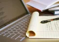 Día del Periodista: 7 de cada 10 se endeudan para vivir y el 65% cobra bajo la línea de pobreza