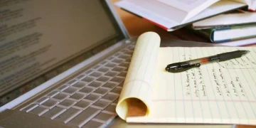 Día del Periodista: 7 de cada 10 se endeudan para vivir y el 65% cobra bajo la línea de pobreza