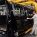 Derrapan la producción y la venta de autos y pick ups entre salarios bajos y créditos caros