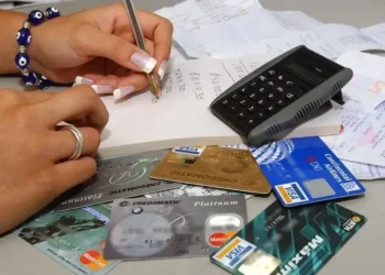 Morosidad: se agrava el problema y uno de cada tres argentinos con deuda no puede pagar