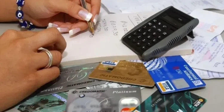Morosidad: se agrava el problema y uno de cada tres argentinos con deuda no puede pagar
