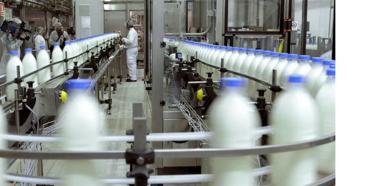 Desindustrialización en el conurbano y crisis láctea en el interior: las dos caras del freno económico bonaerense