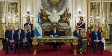 Milei presentó el proyecto de reforma de la Carta Orgánica del Banco Central: “Pone fin a la estafa de falsificar dinero”