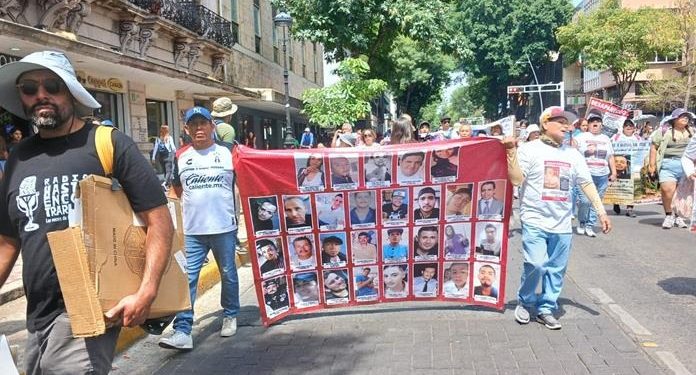Vecinas en el aire : «Violencia psicológica y derecho a la verdad»