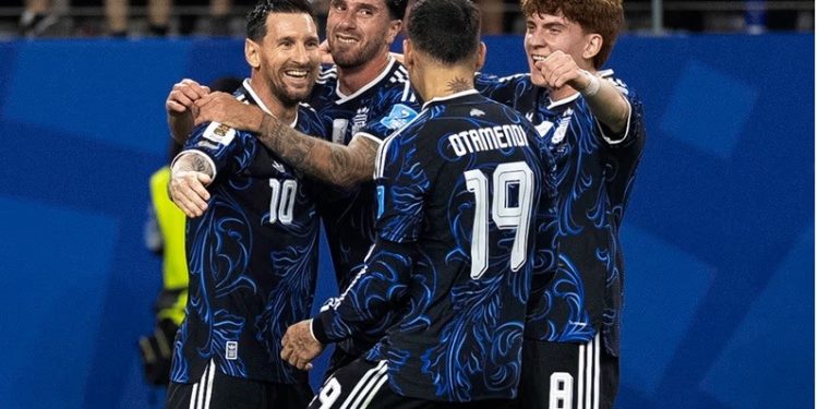 La Selección argentina se enfrenta con Inglaterra en busca de un lugar en la gran final del Mundial 2026