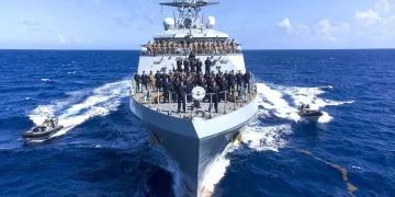 Un buque de guerra británico cruzó aguas argentinas sin comunicación previa