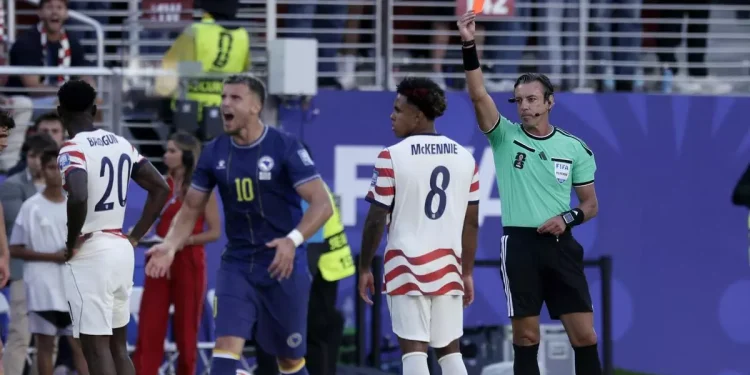 Cómo la FIFA suspendió la sanción al delantero de EE.UU. Balogun tras tres llamadas de Trump y la amenaza de acciones legales