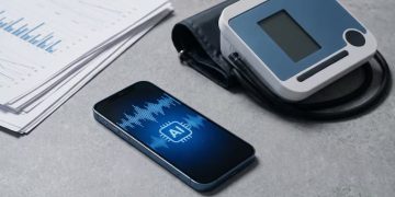 Cómo funciona el modelo de IA que promete detectar la hipertensión arterial a partir de la voz