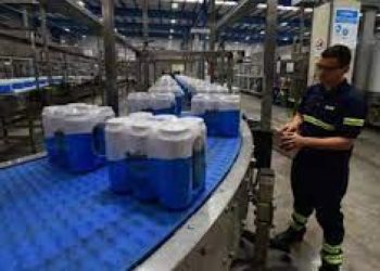 Camioneros, en alerta por cierre de distribuidora de bebidas que deja 220 cesanteados