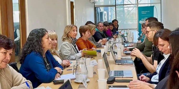 Paritaria bonaerense: los gremios docentes y estatales rechazaron la suba de 2,5%